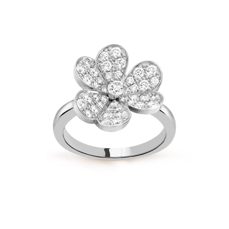 Eternal Petal Ring Diamante