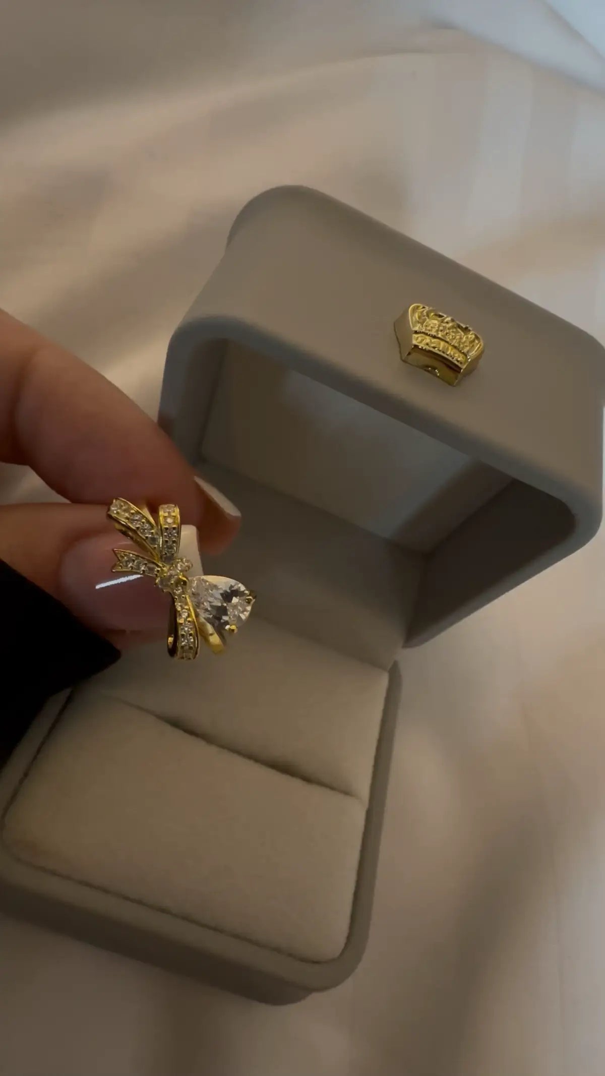 Gold Princess Bow Ring