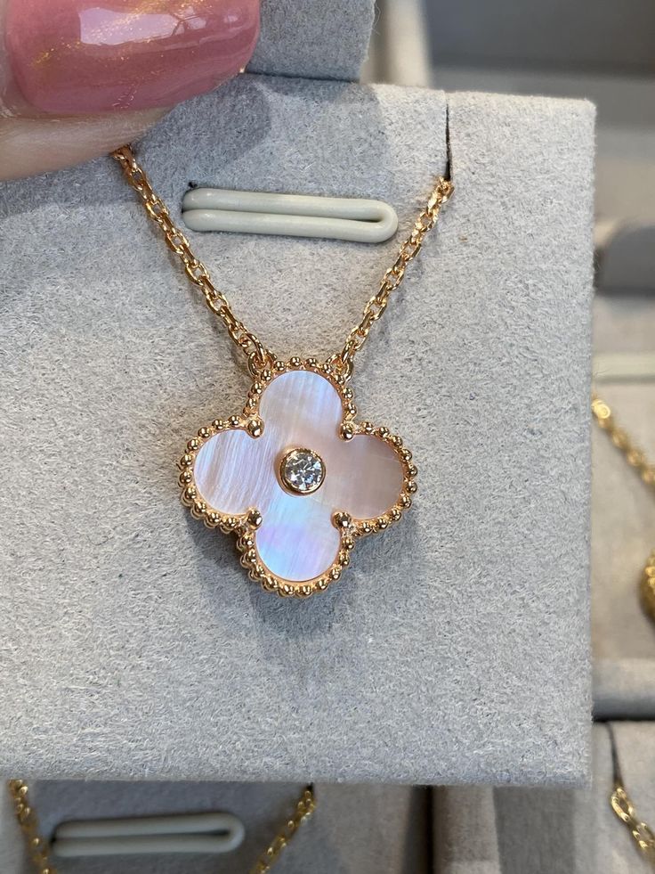 Rose-gold Quatrefoil Necklace