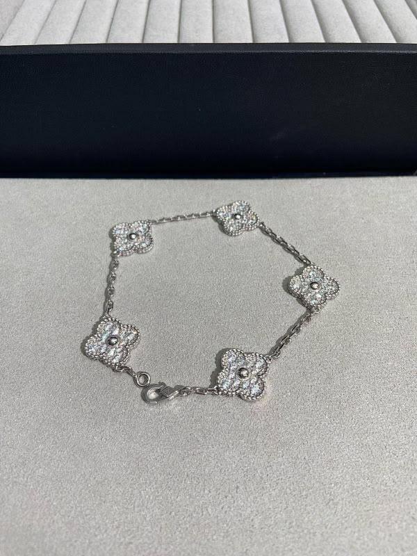 Aureva Clover Bracelet